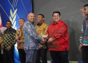 Yudhianto Mahardika Anton Timbang Raih Penghargaan Pemuda Inspiratif Dalam Sultra Awards 2024