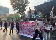 Sempat ricuh!! Kapolres Kolut di duga penyebab lambannya proses hukum penyegelan sejumlah alat berat di Jetty PT Kasmar Tiar Raya, Mabes polri di desak untuk segera mencopot Kapolres Kolut   