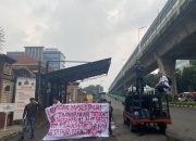 Mahasiswa Sultra aksi jilid 5 di depan mabes polri minta copot Wadir lantas polda Sultra yang di duga memback-up Ilegal mining di kolut. 