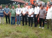 Bupati Konawe menyerahkan Bantuan Alsintan Bersama Anggota DRPD Konawe. Kelompok Tani brigade, 