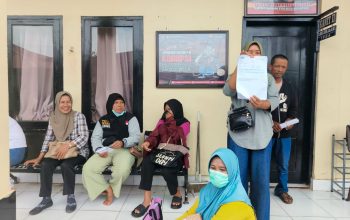 Puluhan Orang Tua Murid di Konawe Laporkan Dugaan Korupsi Dana PIP di SDN 1 Mokaleleo