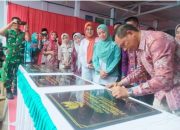 Bupati konawe H. Yusran Akbar ST Didampigi   Sekrtaris Daerah Kabupaten Konawe. Dr Ferdinand. SP, MH. Meresmikan Empat Puskesmas Baru Di.Kabuten kanawe. 